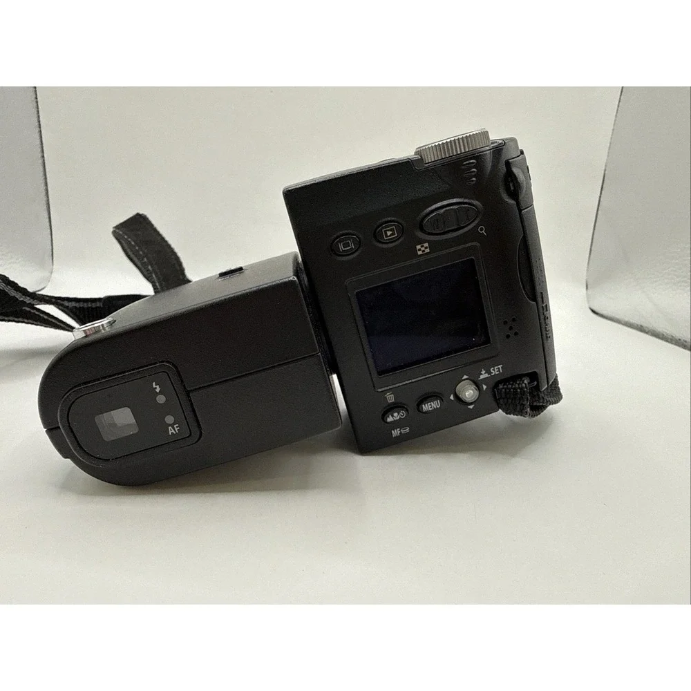 Nikon Coolpix 4500 4.0 MP 1.5